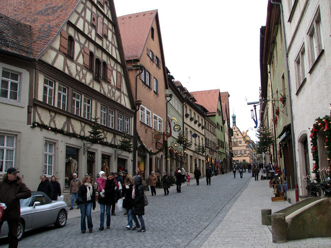 町の中心部に戻ってショッピング。