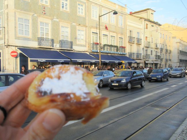 焼きたてはうまい！本当に食べ納め。4個で3.6ﾕｰﾛ。