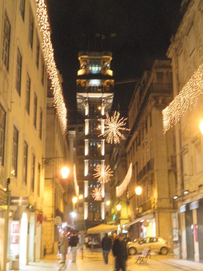 日が暮れるとｴﾚﾍﾞｰﾀもライトアップ。