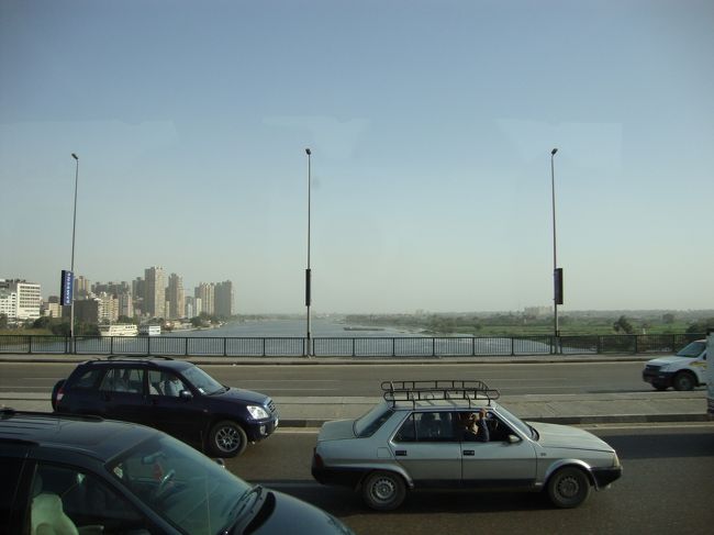 ナイル川をわたります。