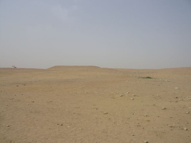 周りは一面砂漠でした。
