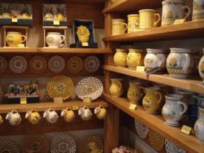 黄金の小路内にある、お土産屋さん