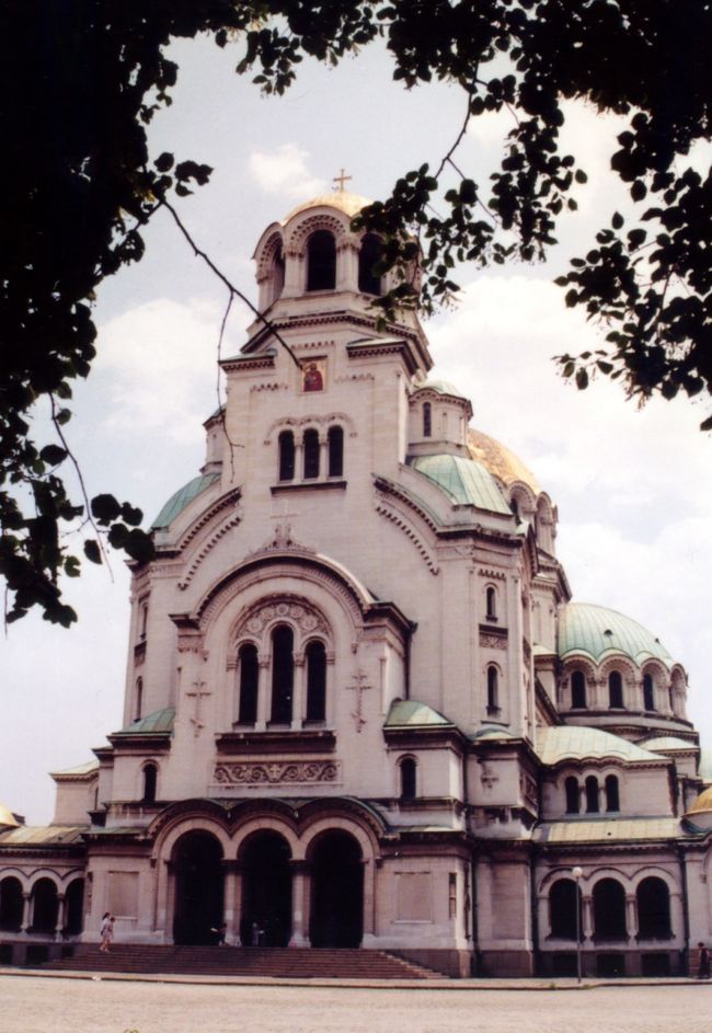 バルカン半島最大にして最も美しいカテドラル<br />「アレクサンドル・ネフスキー寺院」
