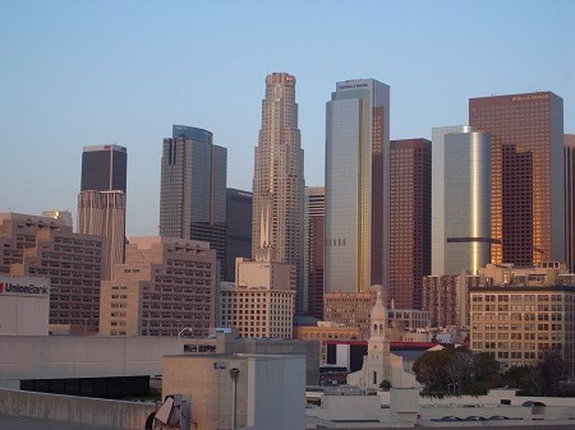 本日も快晴のロスアンゼルス。<br /><br />部屋からダウンタウンの高層ビル群をパチリ！