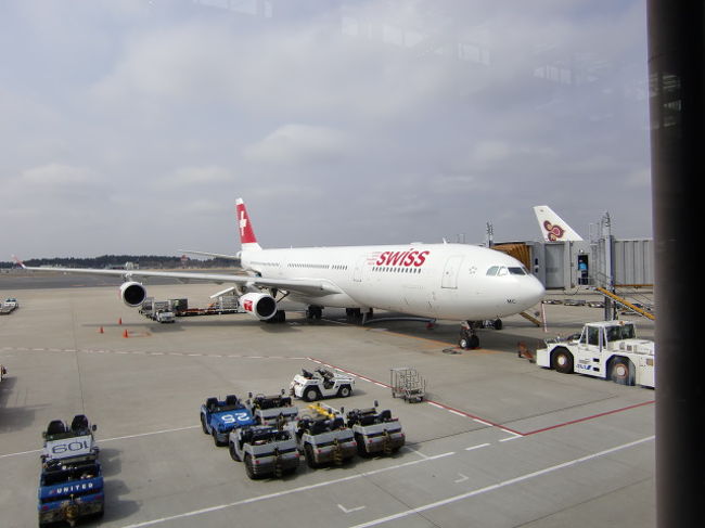 出発が木曜だったため、<br />オーストリア航空のウィーン便が<br />なく、今回初めてスイスチューリッヒ乗継で<br />ブダペストへ向かいます。<br />11時5分発。