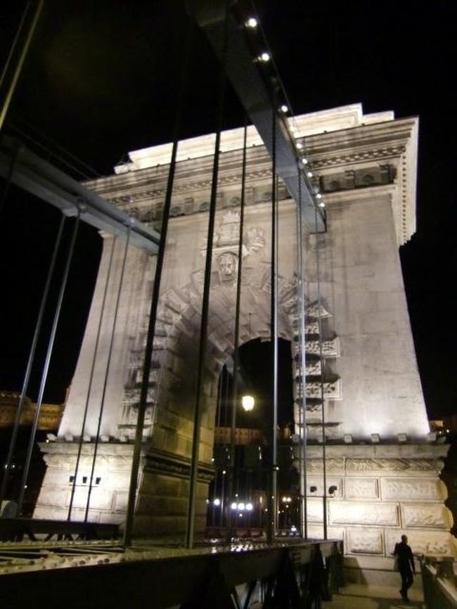 なかなか、夜景の写真って難しい・・。