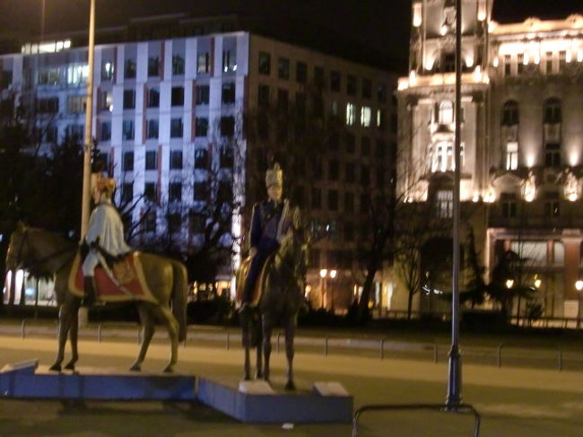 この方たち、謎なんです。<br />2日後、昼間に行ったとき、<br />姿が見えなかったんですが、<br />気のせい？？