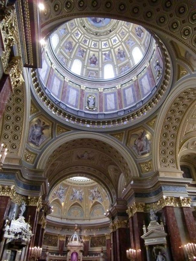 中に入ります。<br />美しい・・。