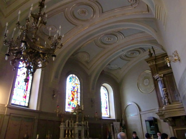 奥に聖イシュトバーンの右手のミイラが<br />展示されています。<br />じかにはよく見えませんが、パネルで写真が<br />紹介されています。