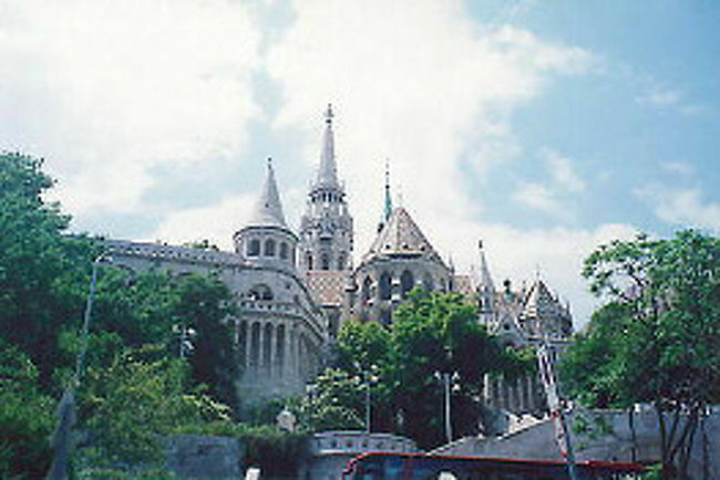 ブダ地区の丘の上の教会<br />この丘には、王宮などもある