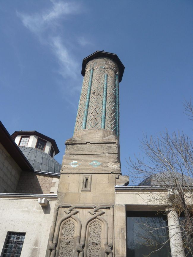 インジェミナーレ進学校です。<br /><br />この部分の青い色はトルコ石の青さらしいです。