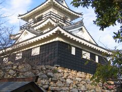浜松城
浜松城は1570年(元亀元)、徳川家康が遠州攻略の拠点に築城。

天守閣入場 150円
8時30分?16時30分
