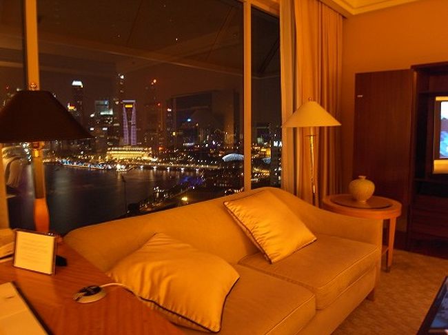 ベイサイドビューです。<br /><br />マリーナ地区の高層ビル群が一望です。