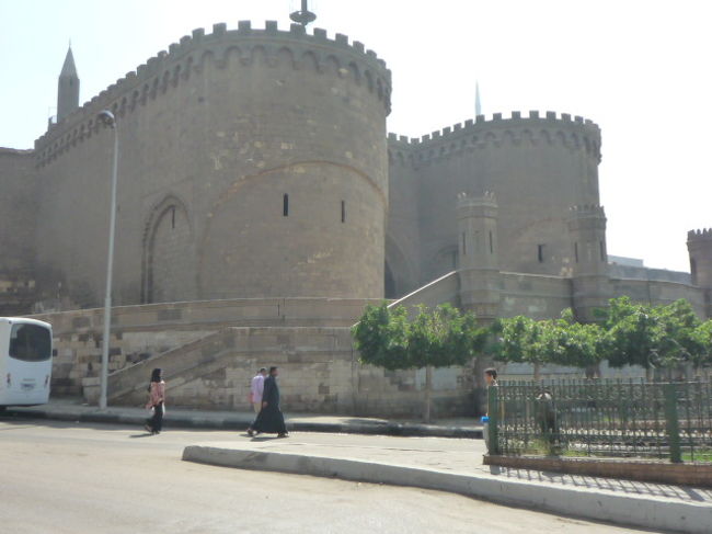 シタデルのアザブ門。