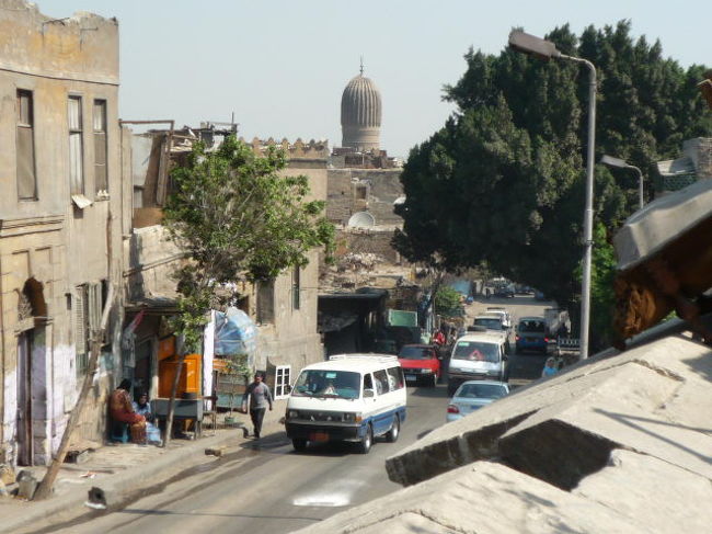 広場から間違えて進んだ道。綺麗な道ではなかったがウロウロ歩いてしまった。