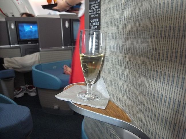 ウェルカムシャンパンを頂きます。