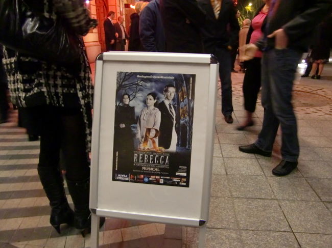 この日も、オペレッタ劇場へ。<br />前日とは、キャスト一新。<br />こちらもこちらで、なかなかすばらしい。