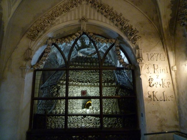 これらの骨は僧侶やペスト被害者んもので、4万人分らしいです。