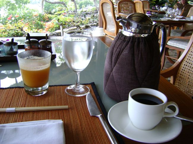 <br />　コーヒーとジュース、いつも食べかけ<br /><br />　飲みかけですみません。