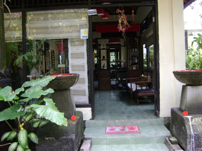 <br />　フェローナの入り口。<br /><br />　決して豪華ではありません。