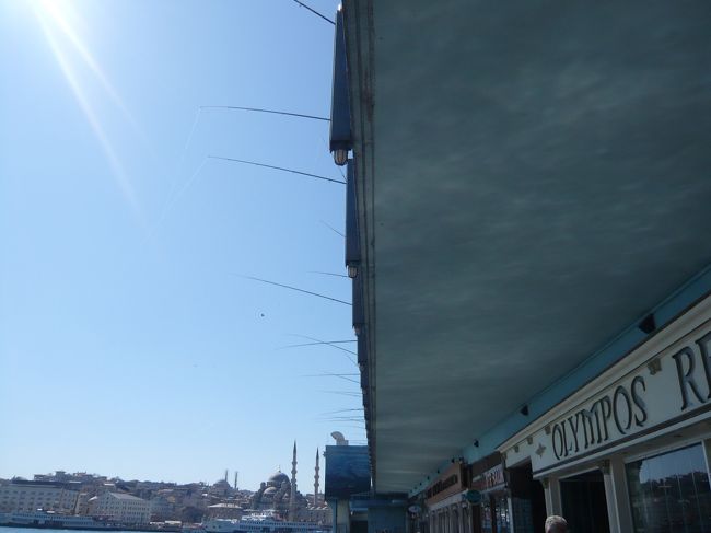 釣り人がいっぱいです。