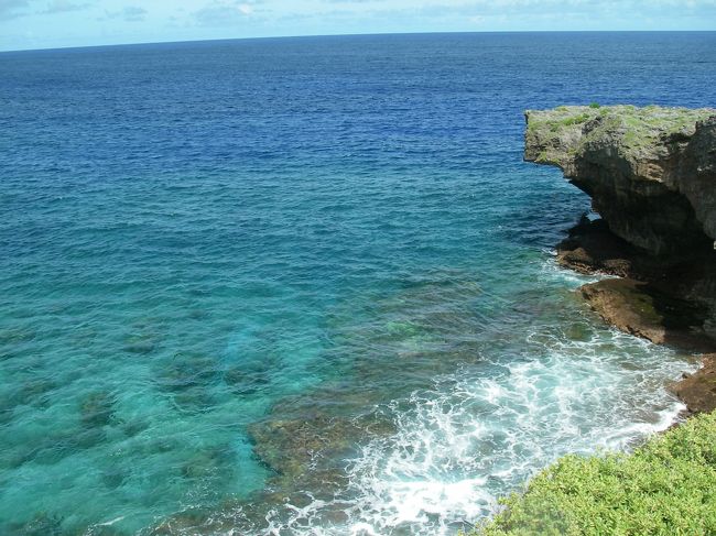 車でぐるっと逆側に来た。<br /><br />フルーツ園の下のビーチが、ナマコが少なくて、熱帯魚が沢山いて、透明度がすごいという情報を得ていたので、そこに向かう途中にて。