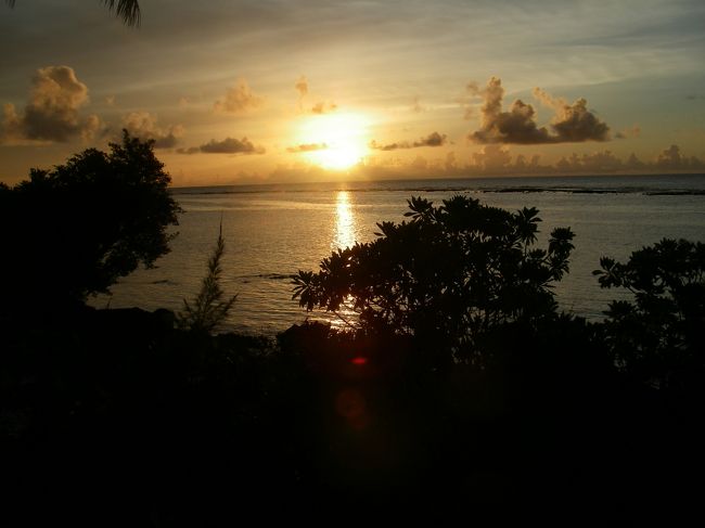 1日目は夕焼けを堪能した。<br />たしか、テテト→海のプール→サンセットだった気がする<br /><br />けっこう前の旅なので記憶があいまいでごめんなさい