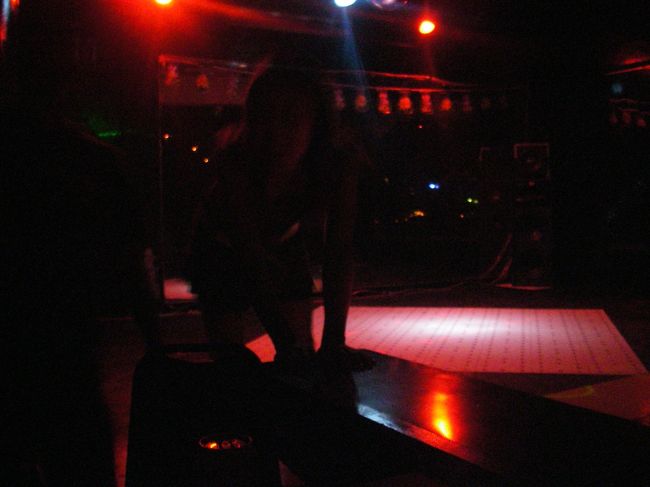 こうゆうとこにも連れて行ってくれた。<br /><br />こんなのどかな村にもクラブがあるだなんてね！！