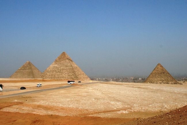 パノラマスポット到着<br /><br />ひゃー歩いた歩いた<br /><br />エジプトは気温が高い割には、湿度が低いので<br />汗がだらだらと流れることはあまりありませんでした<br /><br />ただ、目に見えないだけでいつも通り汗をかいているらしいので水分補給は重要です！