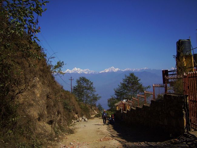 <br />素敵だな〜とおもうホテルは高い！<br /><br />どんどんとバスターミナルから離れて行きました。<br />