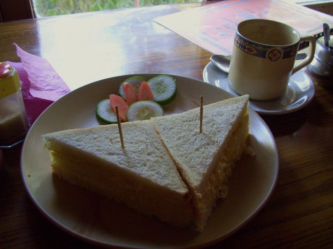 <br />その前に朝食。<br /><br />卵サンド。