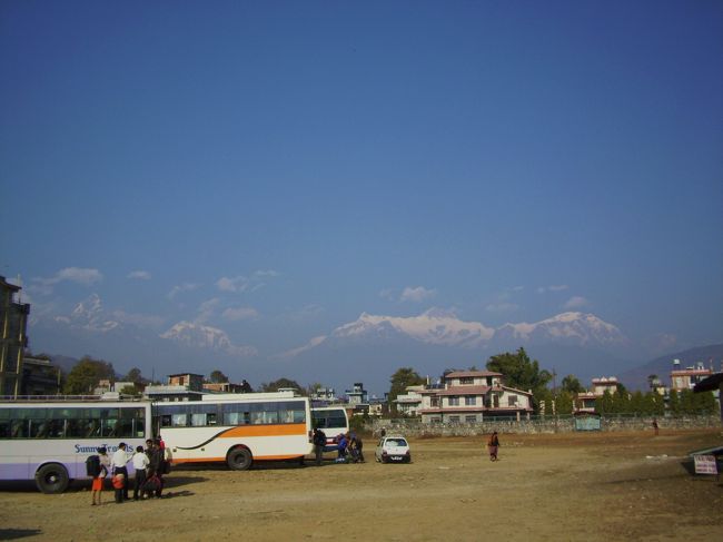 <br />ポカラに到着！<br /><br />宿はもう面倒だったので、日本語話してたオーナーさんの宿へ。