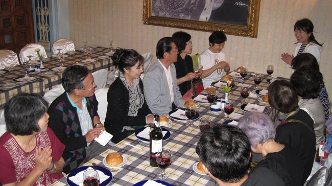 エジプトワインと幼稚園の先生のクリスマスソングで。旅の無事を感謝。