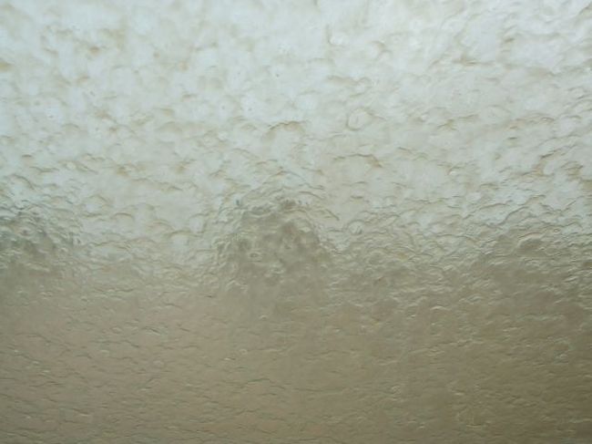 途中、雨が降り出し、こんな感じに。前が全然見えない！　ゆっくり運転と。。。