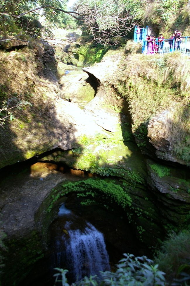 ポカラのパタレ・チャンゴ（デビィス・フォール）