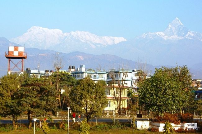 ポカラ空港から望むヒマラヤ