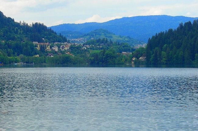 風も波もなく　穏やかなブレッド湖　