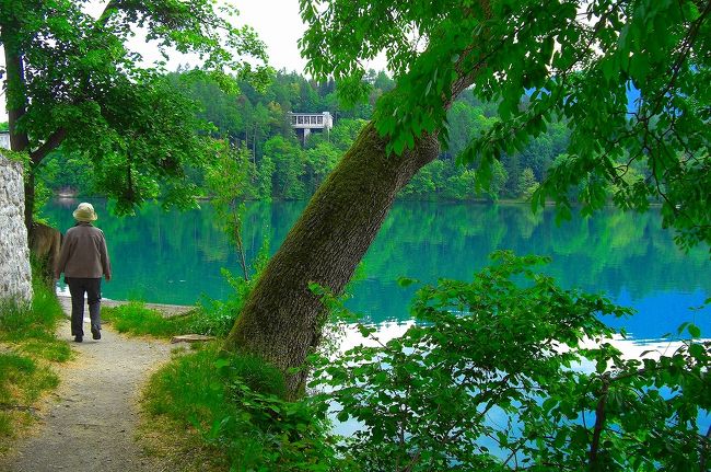 息を呑むほどの　美しい湖です