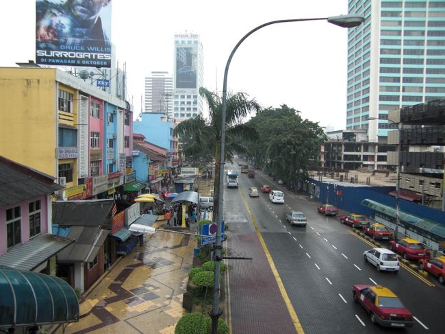 とにかく人が街に歩いていません。何度も言いますがラマダン明けです。