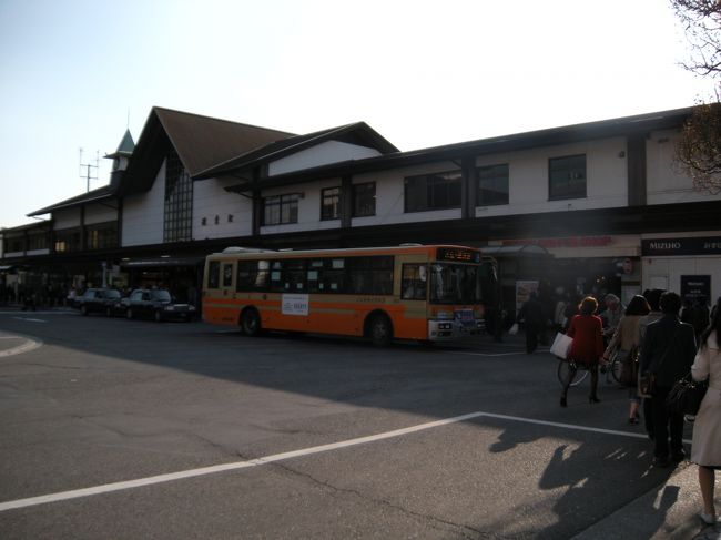 鎌倉駅に到着〜！！！<br /><br /><br />藤沢を10：30に出発して、<br />江ノ島経由でぶらぶら散歩。<br />鎌倉到着が16：00！<br /><br />なんと5時間弱歩きました！！<br />こんなに歩いたの久しぶり〜。<br /><br />お天気もよくて、風も気持ちよくて。<br />いいお散歩日和でした★