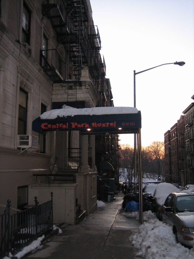 この時、ニューヨークは記録的な大雪だったそうです。