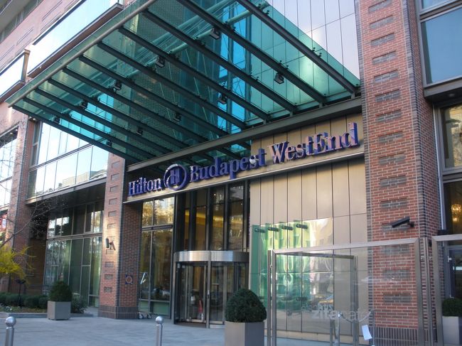 大通りに面した所に入り口がありました。