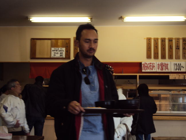 あら、まだ運んでいるの？ラムハリさん。