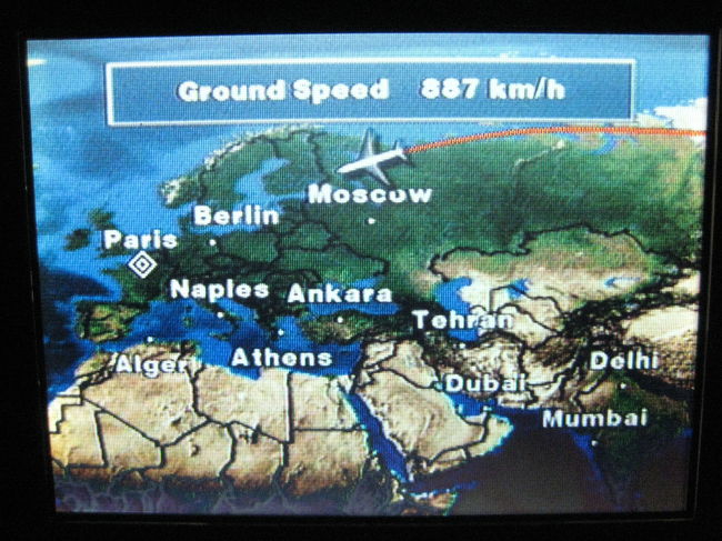 やっとここまで来ました。<br /><br />機内であまり眠れず、１時間ほどうとうとした程度。<br />カイジ、なくもんか、ゴールデンスランバーを観て、<br />時間をやり過ごしました。