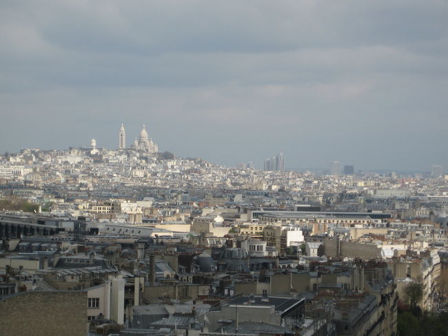 サクレ・クール聖堂も見えます。