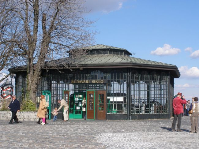 ケーブルカー乗り場