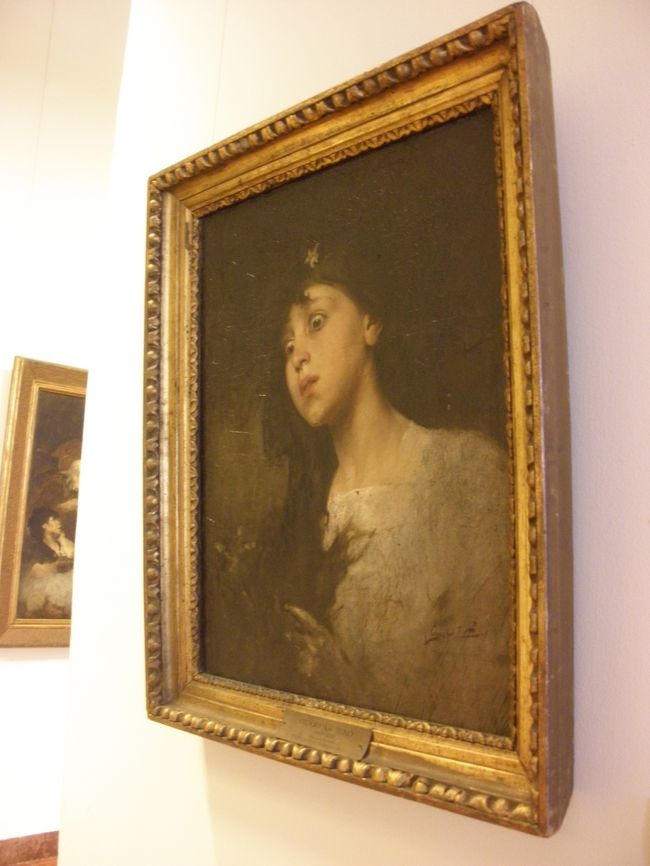 そして、この絵も同じ画家の作品で<br /><br />右側から見ても、こちらを見つめているし