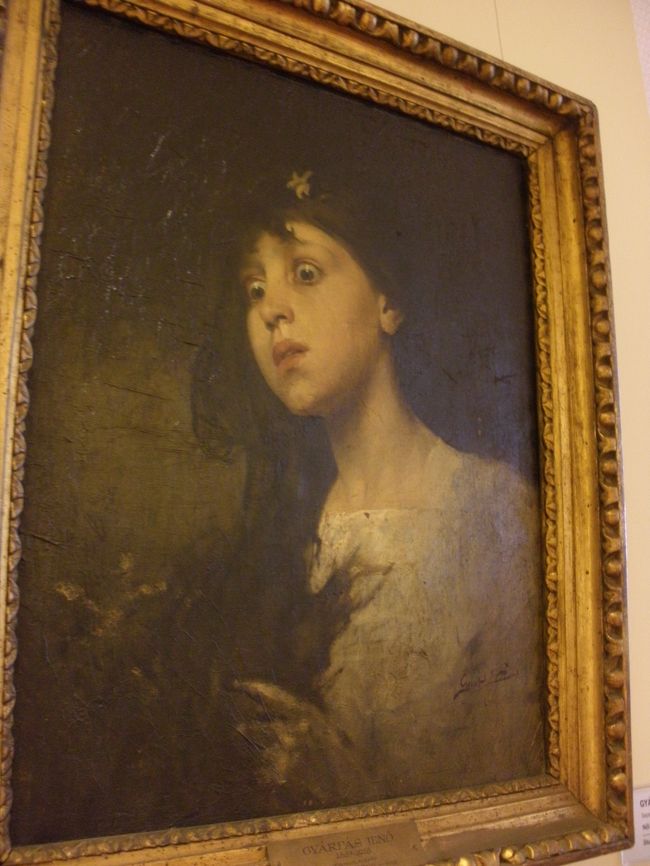 左側から見ても、こちらを見つめているのです。<br /><br />初めは、何にも気付かなくて通り過ぎた絵だったのです・・・<br />ただ、目が異様に強調された絵だなぁ、というくらいにしか思わなかった絵です。