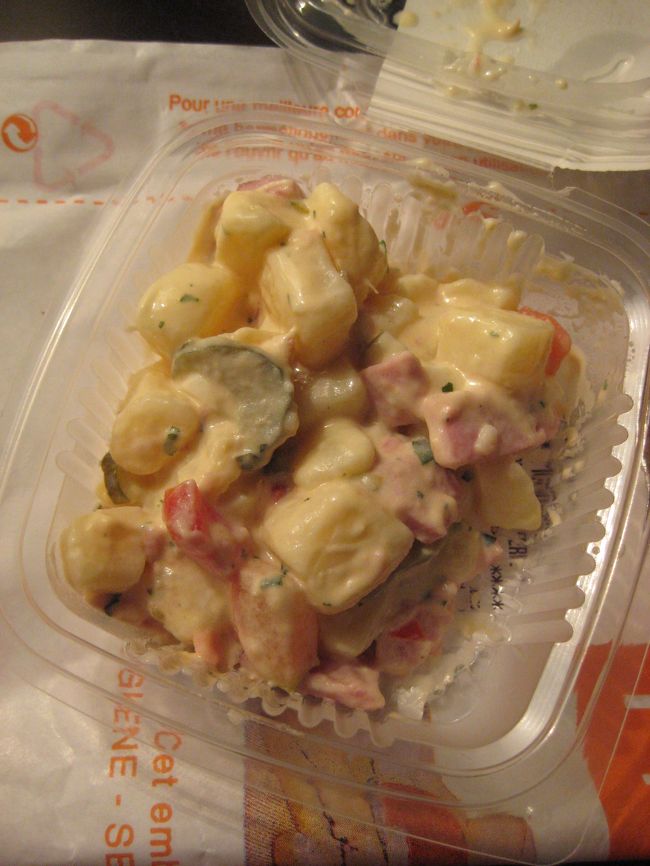 ポテトサラダ　１５０ｇくらい　１.３９ユーロ。<br /><br />どちらも美味しかったです☆