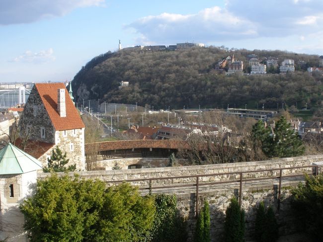 ゲッレールトの丘方面